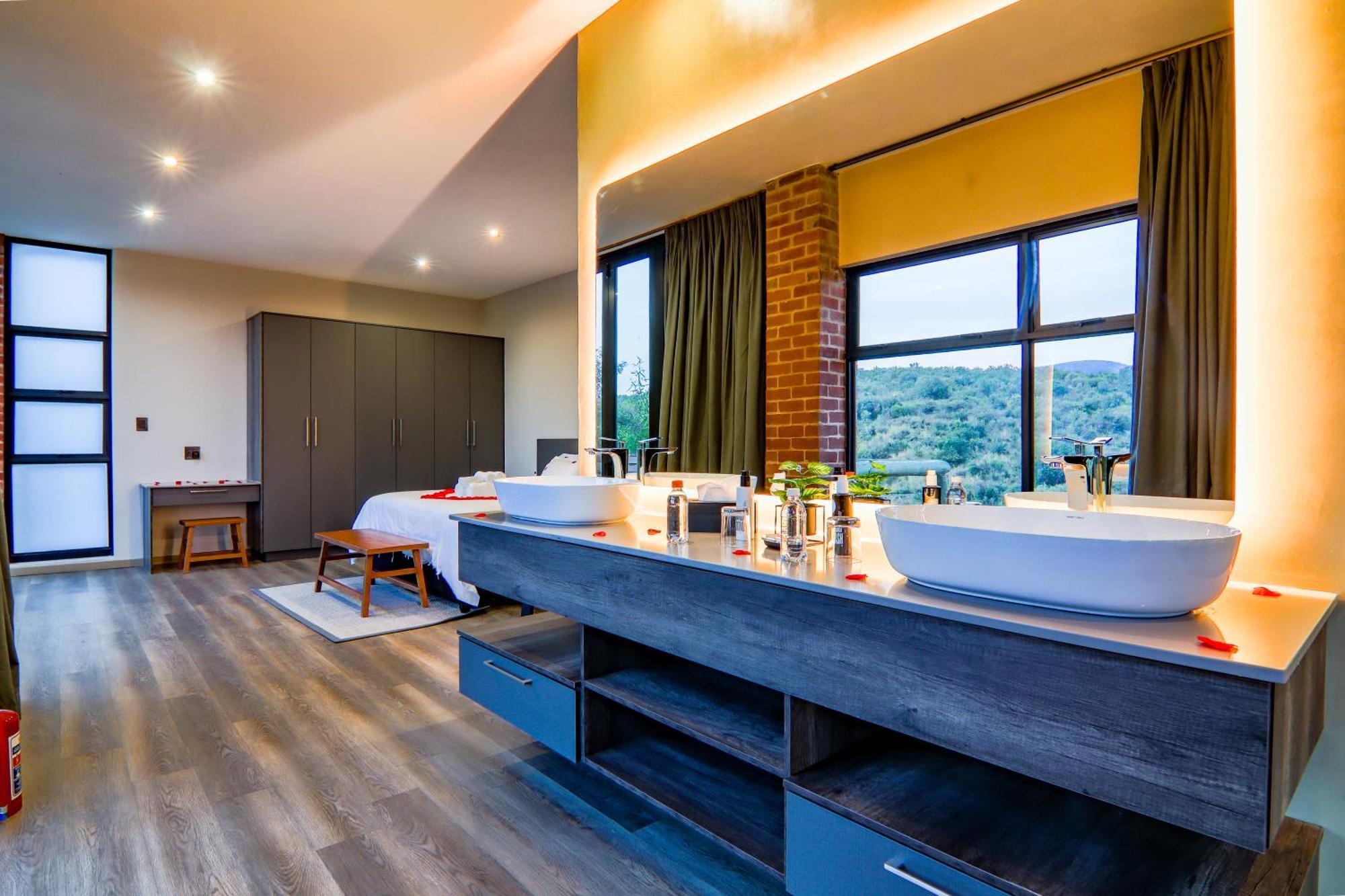Cliffhanger Lodge Mabula Game Reserve 외부 사진